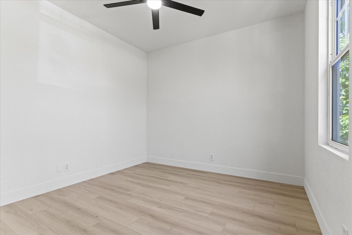 Detail Gallery Image 27 of 63 For 156 Bristol Way, Yuba City,  CA 95993 - 5 Beds | 2/1 Baths