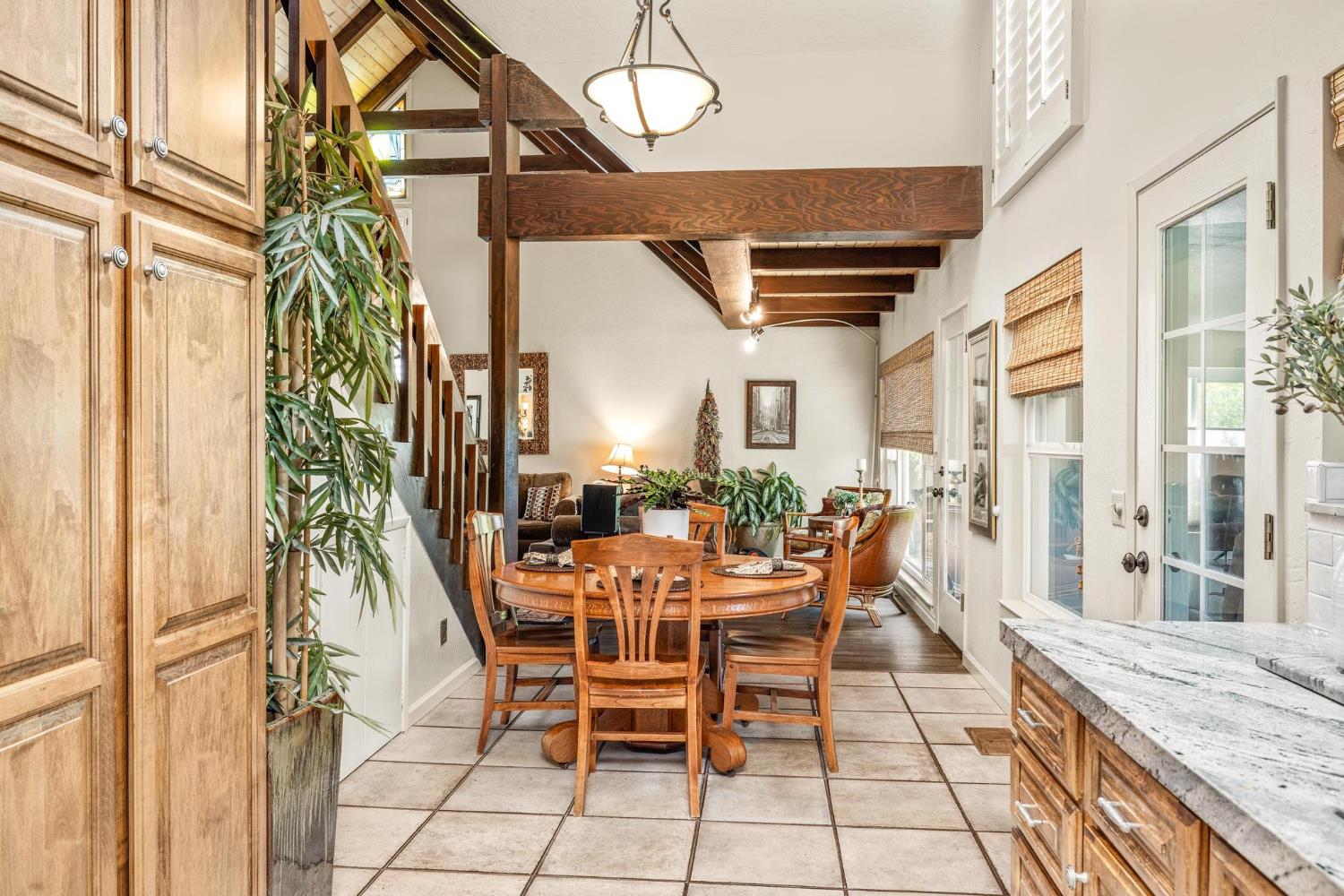 Detail Gallery Image 15 of 58 For 2028 Scenic Dr, Modesto,  CA 95355 - 3 Beds | 3 Baths