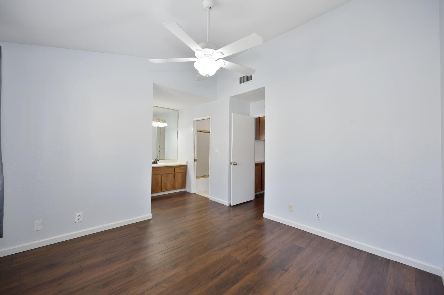 Photo #17: 225061500 Listing: Photo #17