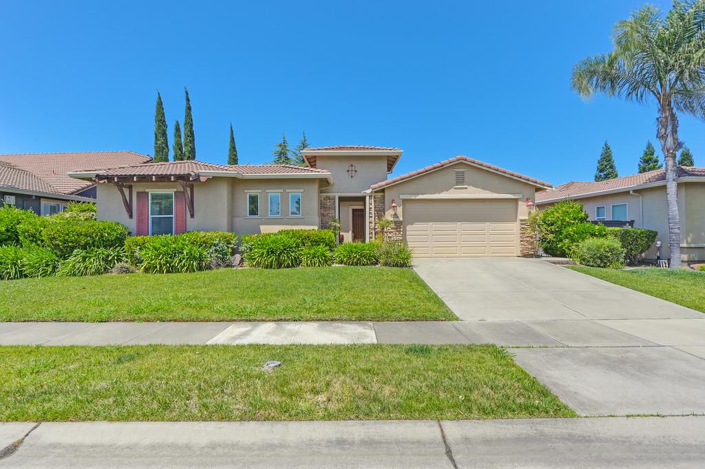 Detail Gallery Image 2 of 87 For 5729 Northborough Dr, Sacramento,  CA 95835 - 4 Beds | 3/1 Baths