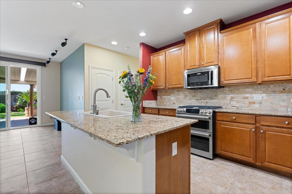 Detail Gallery Image 15 of 48 For 5313 Dusty Rose Way, Rancho Cordova,  CA 95742 - 3 Beds | 2 Baths