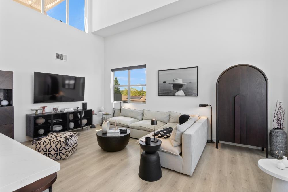 Detail Gallery Image 17 of 73 For 451 Tailoff Ln #401,  Sacramento,  CA 95818 - 2 Beds | 3 Baths
