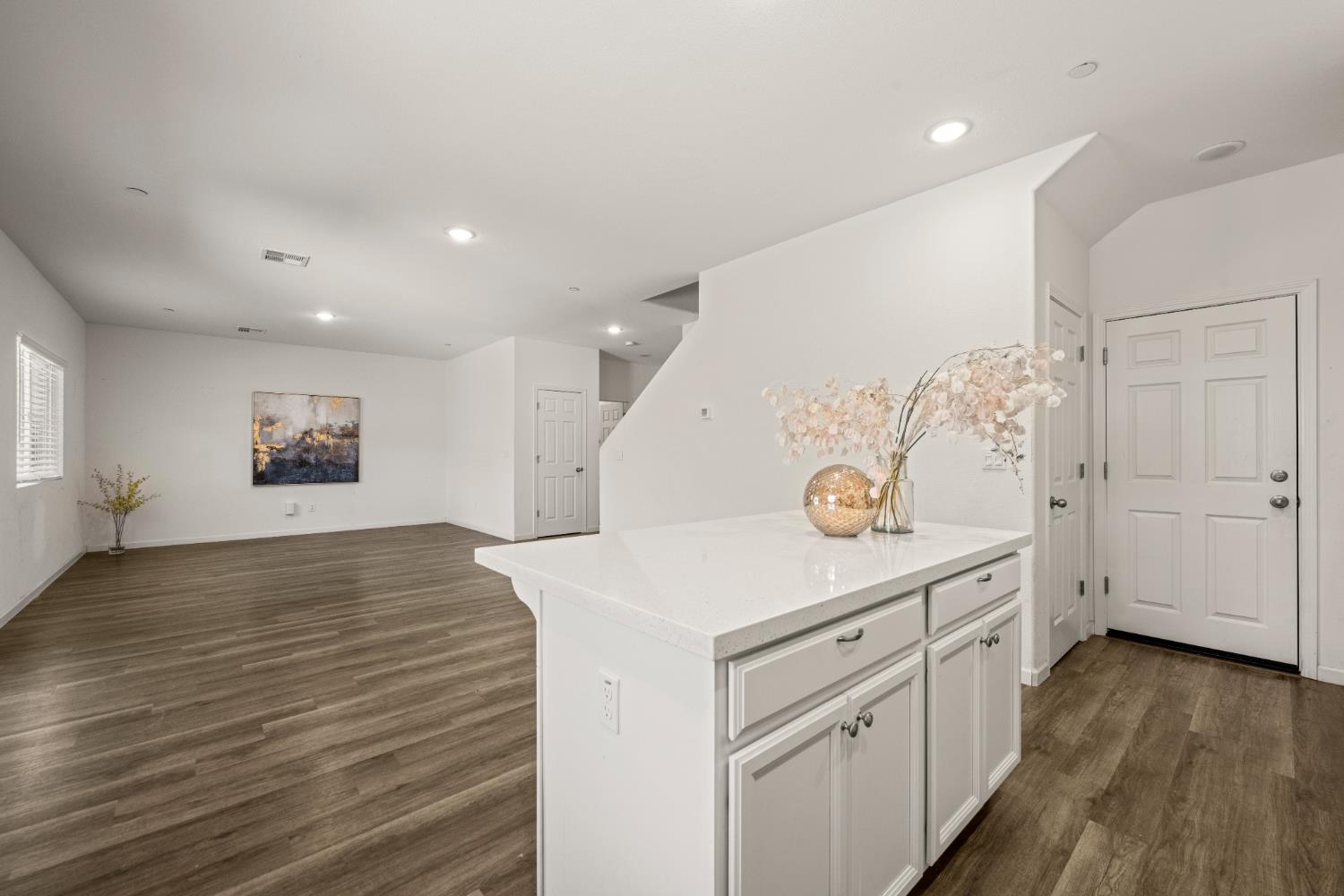Detail Gallery Image 8 of 28 For 3064 Sky Watch Way, Roseville,  CA 95747 - 4 Beds | 3 Baths
