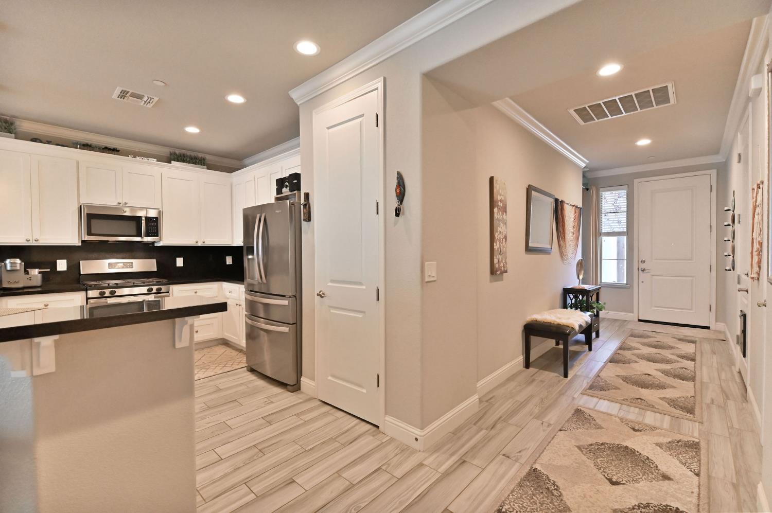 Detail Gallery Image 5 of 53 For 716 Clover Dr, Ione,  CA 95640 - 3 Beds | 2 Baths