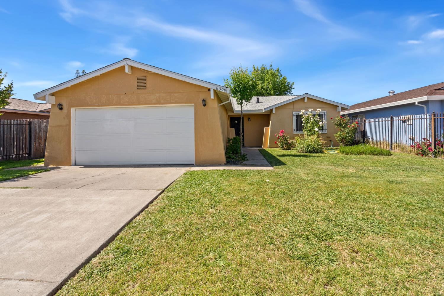 Detail Gallery Image 1 of 23 For 6099 Heath Way, Sacramento,  CA 95823 - 3 Beds | 2 Baths