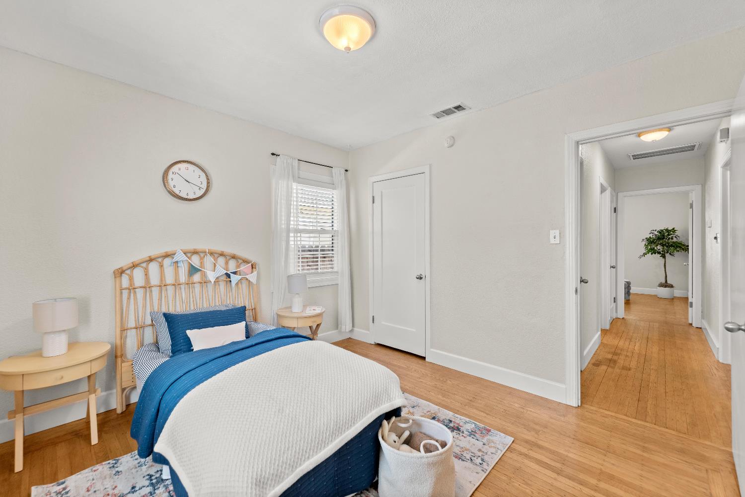 Detail Gallery Image 23 of 51 For 3914 12th Ave, Sacramento,  CA 95817 - 2 Beds | 1 Baths