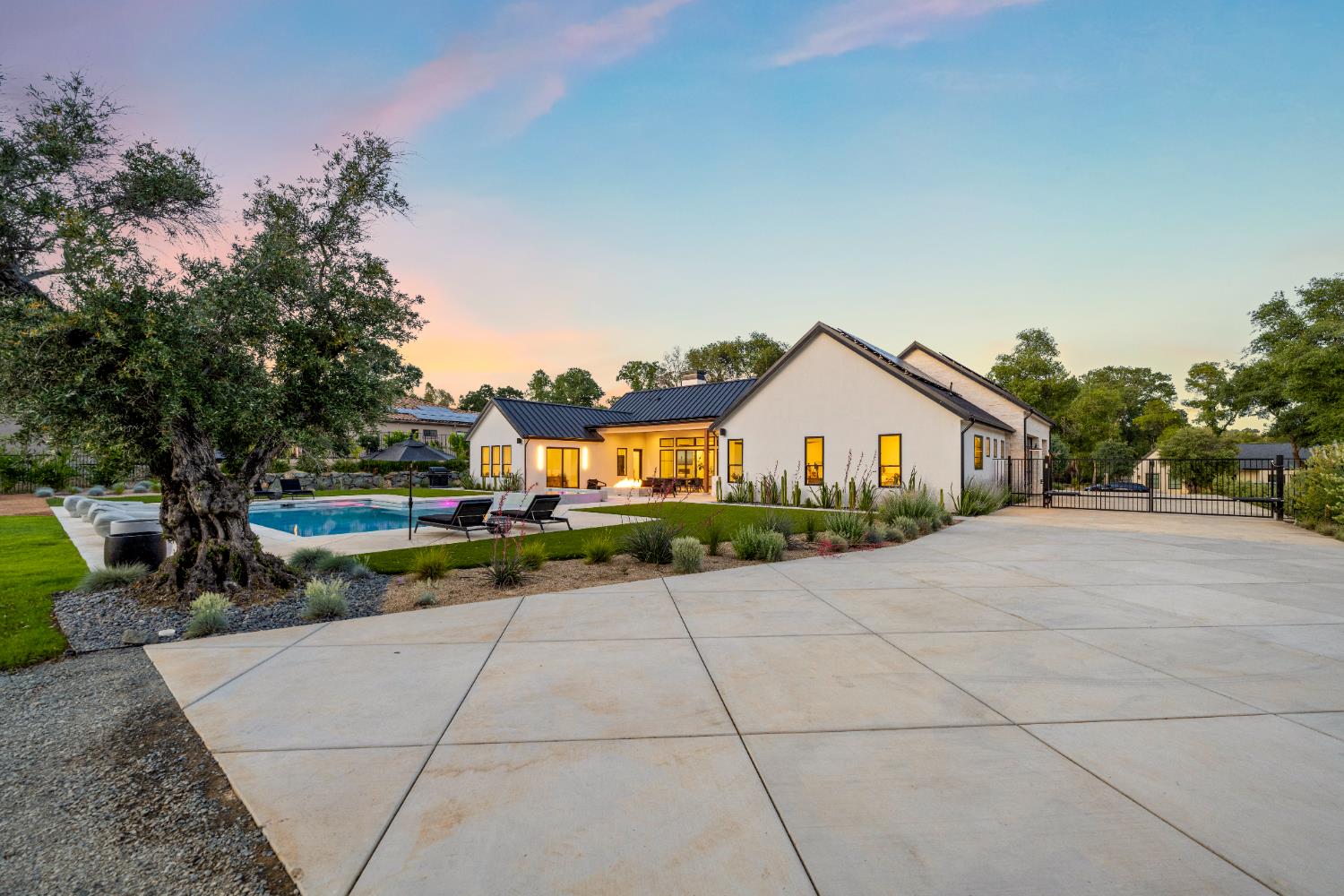 Detail Gallery Image 60 of 84 For 3320 Cherokee Trl, Loomis,  CA 95650 - 5 Beds | 3/1 Baths