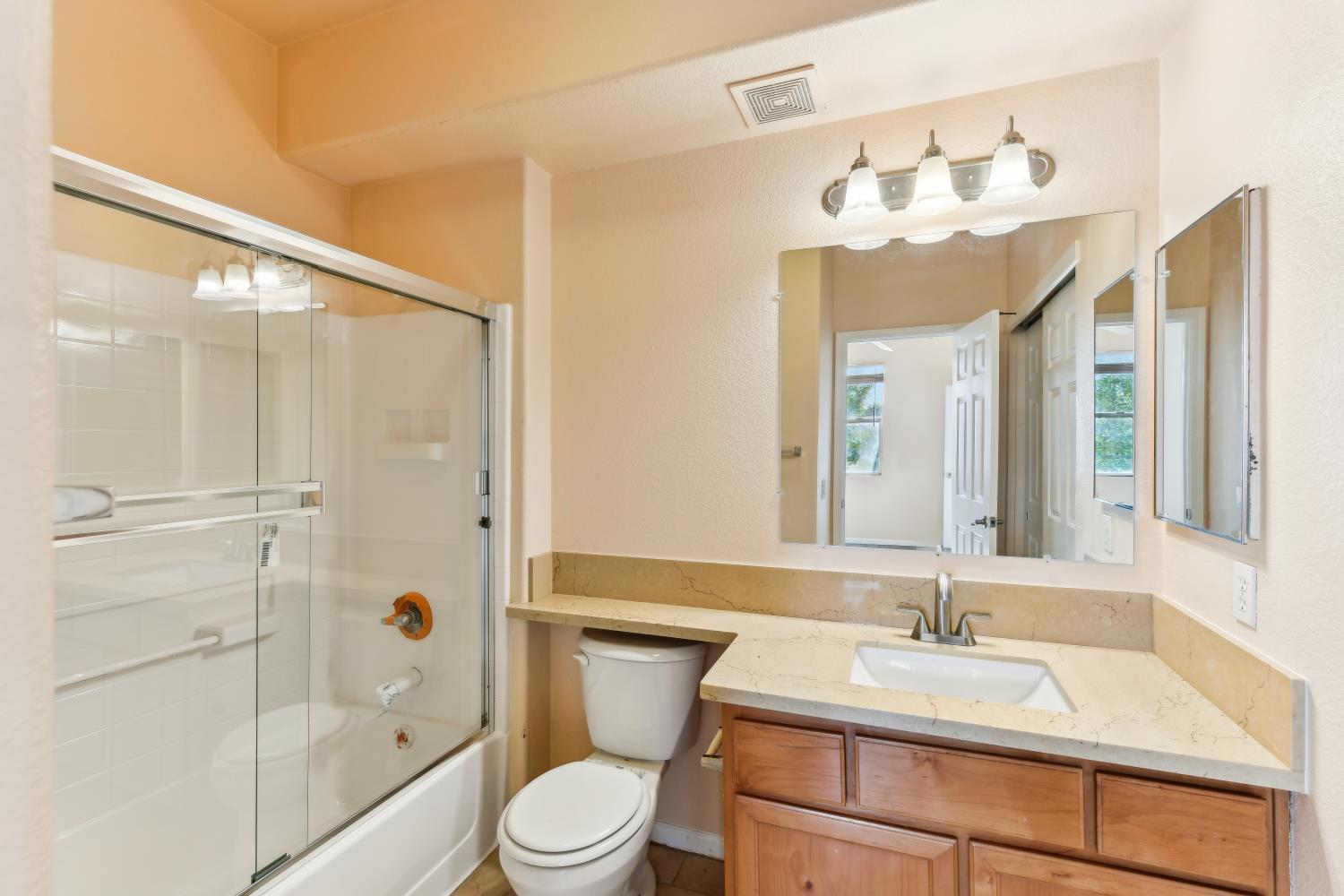 Photo #20: 225065407 Listing: Photo #20