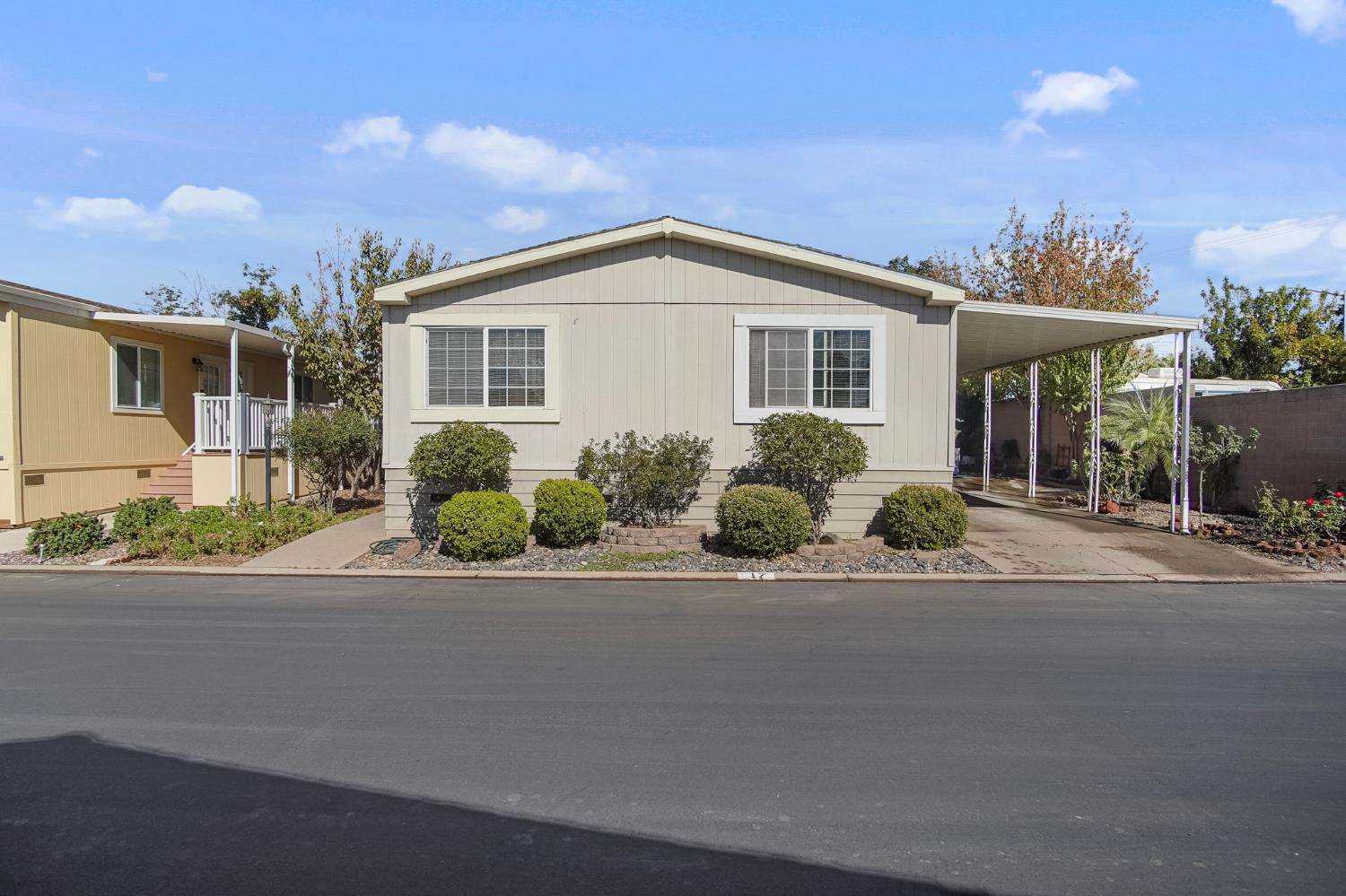 Detail Gallery Image 1 of 8 For 1500 Held Dr 17, Modesto,  CA 95355 - 3 Beds | 2 Baths