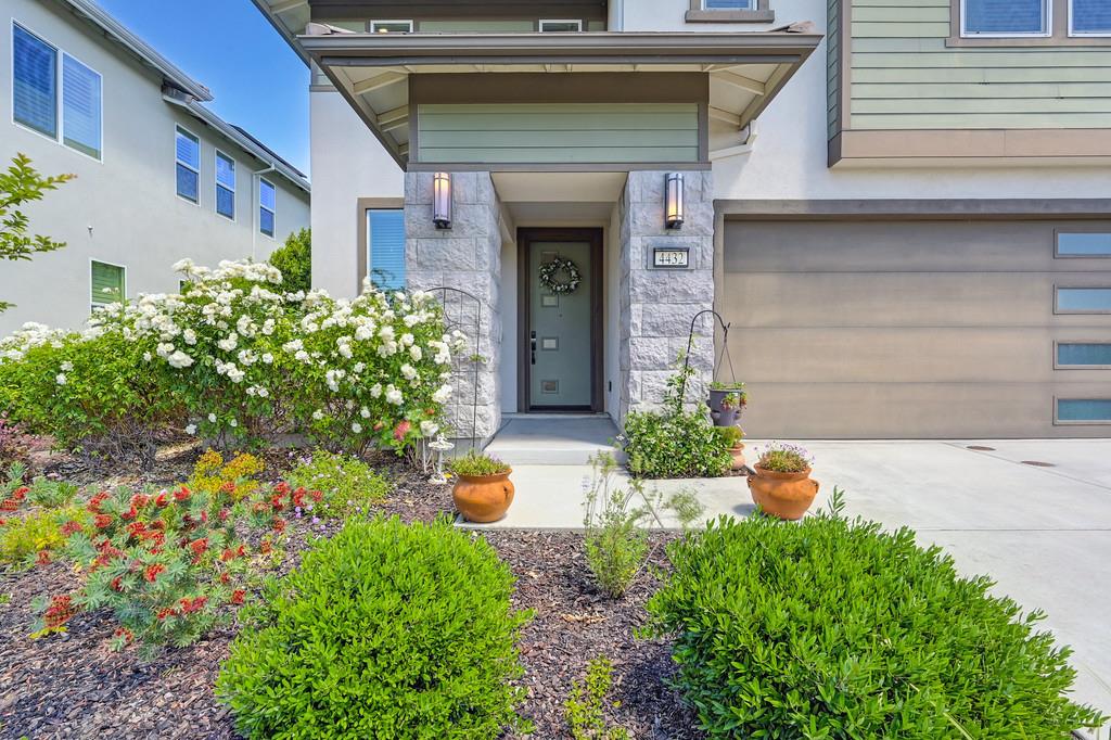 Detail Gallery Image 2 of 52 For 4432 Juneberry Dr, Sacramento,  CA 95834 - 3 Beds | 2/1 Baths