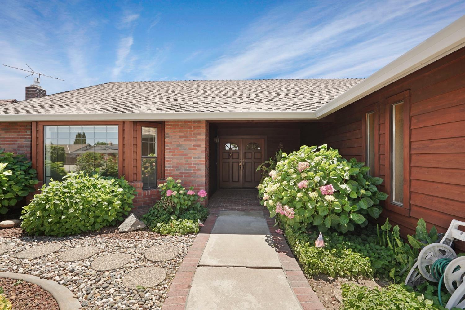 Detail Gallery Image 7 of 45 For 1268 Pheasant Hollow Way, Manteca,  CA 95336 - 3 Beds | 2 Baths