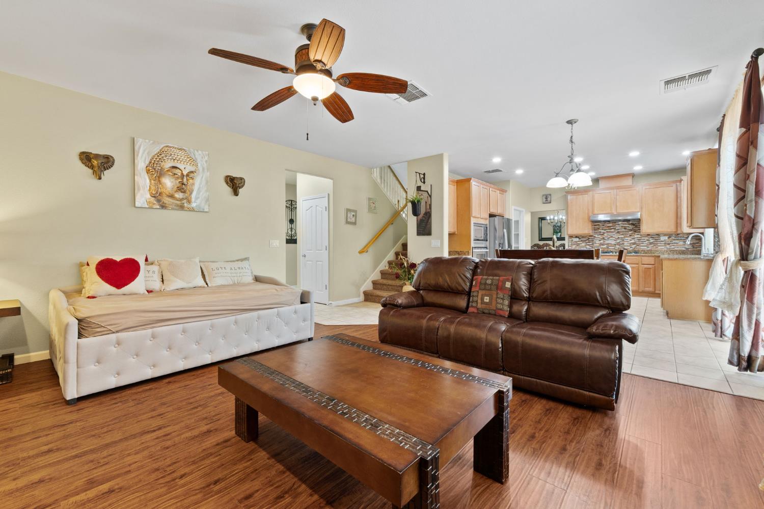 Detail Gallery Image 7 of 33 For 11866 Rubilite Way, Rancho Cordova,  CA 95742 - 4 Beds | 3 Baths
