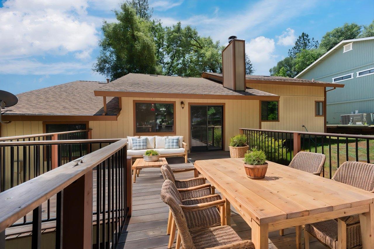 Detail Gallery Image 3 of 48 For 11216 Bobolink Way, Auburn,  CA 95602 - 3 Beds | 2 Baths