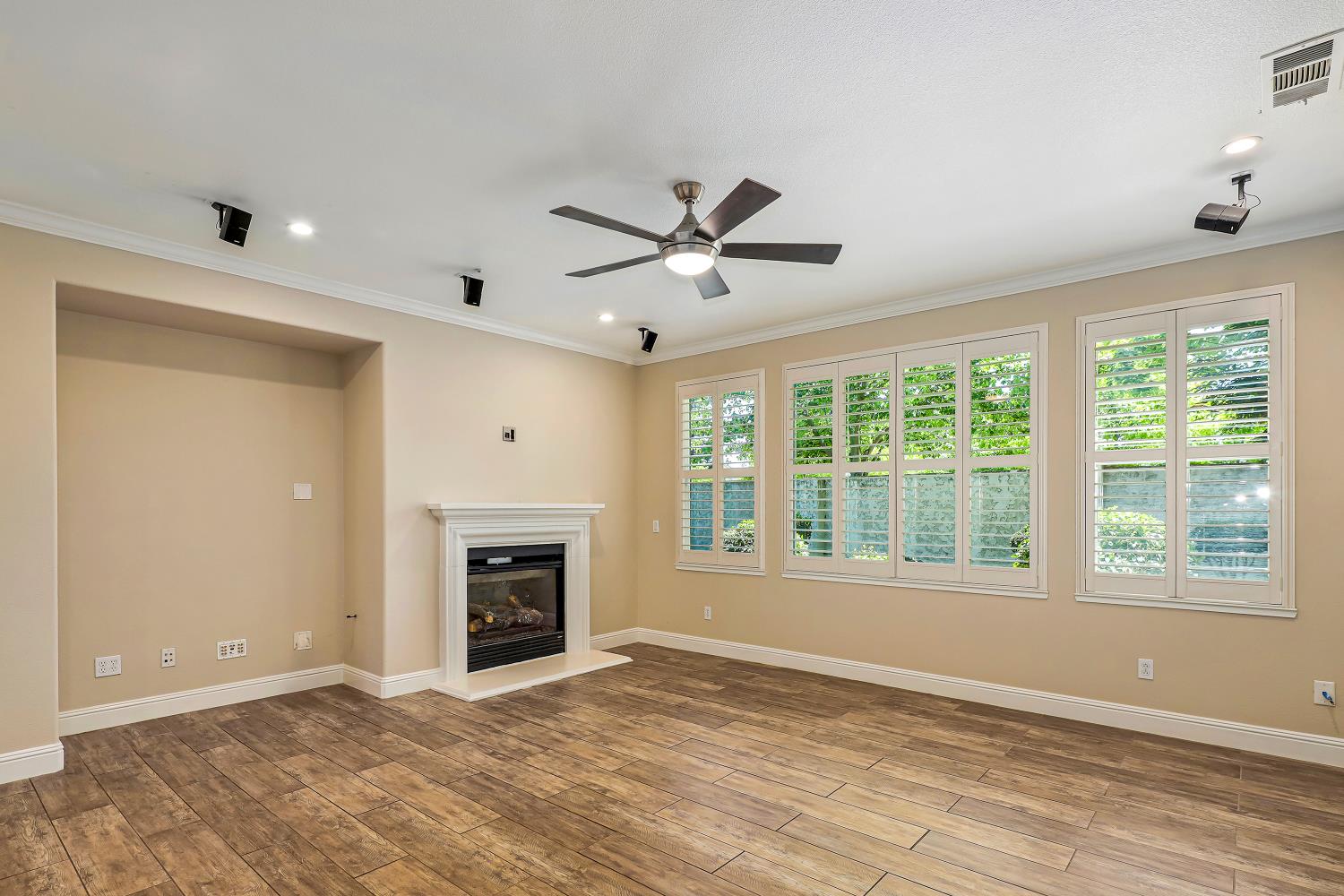 Detail Gallery Image 61 of 80 For 5806 Lagrande Way, Stockton,  CA 95219 - 4 Beds | 3 Baths