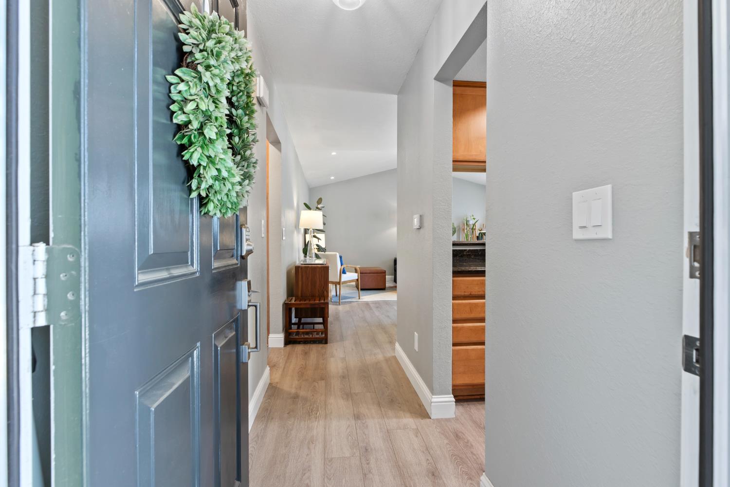 Detail Gallery Image 6 of 35 For 3933 Dale Rd a,  Modesto,  CA 95356 - 2 Beds | 2 Baths