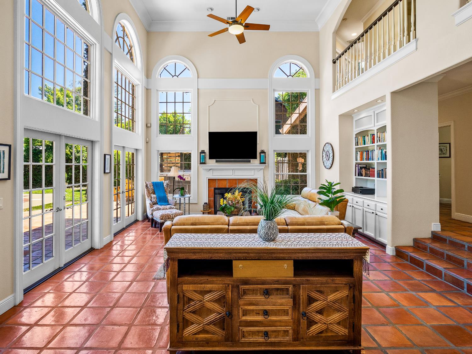 Detail Gallery Image 12 of 85 For 6809 Stanley Ave, Carmichael,  CA 95608 - 5 Beds | 4 Baths