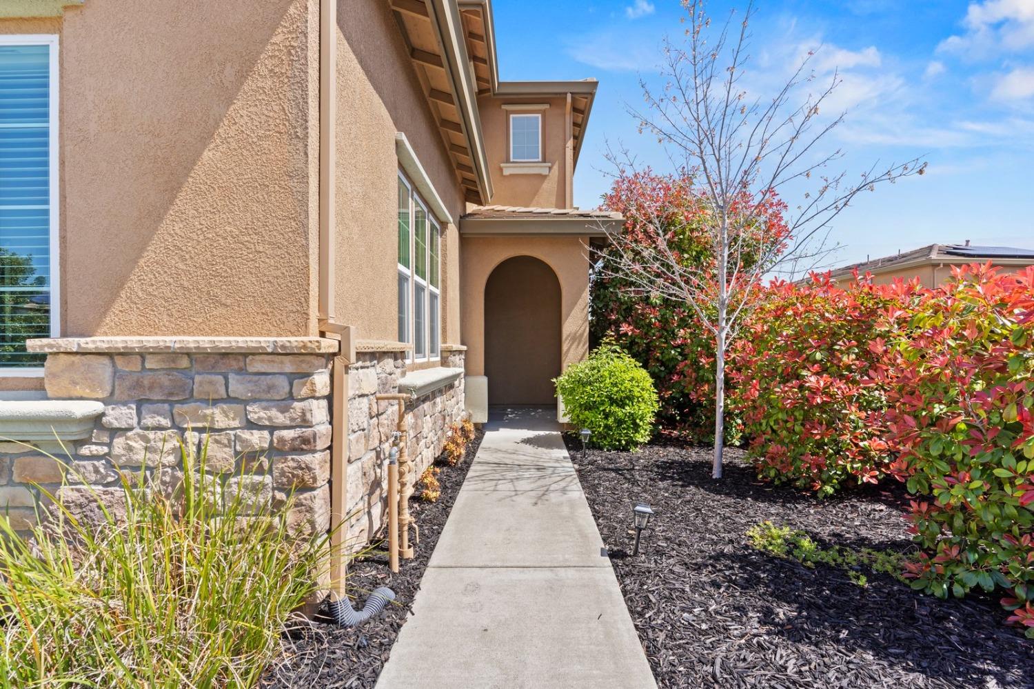 Detail Gallery Image 5 of 73 For 6307 Lookout Pass Way, Rocklin,  CA 95765 - 4 Beds | 3/1 Baths