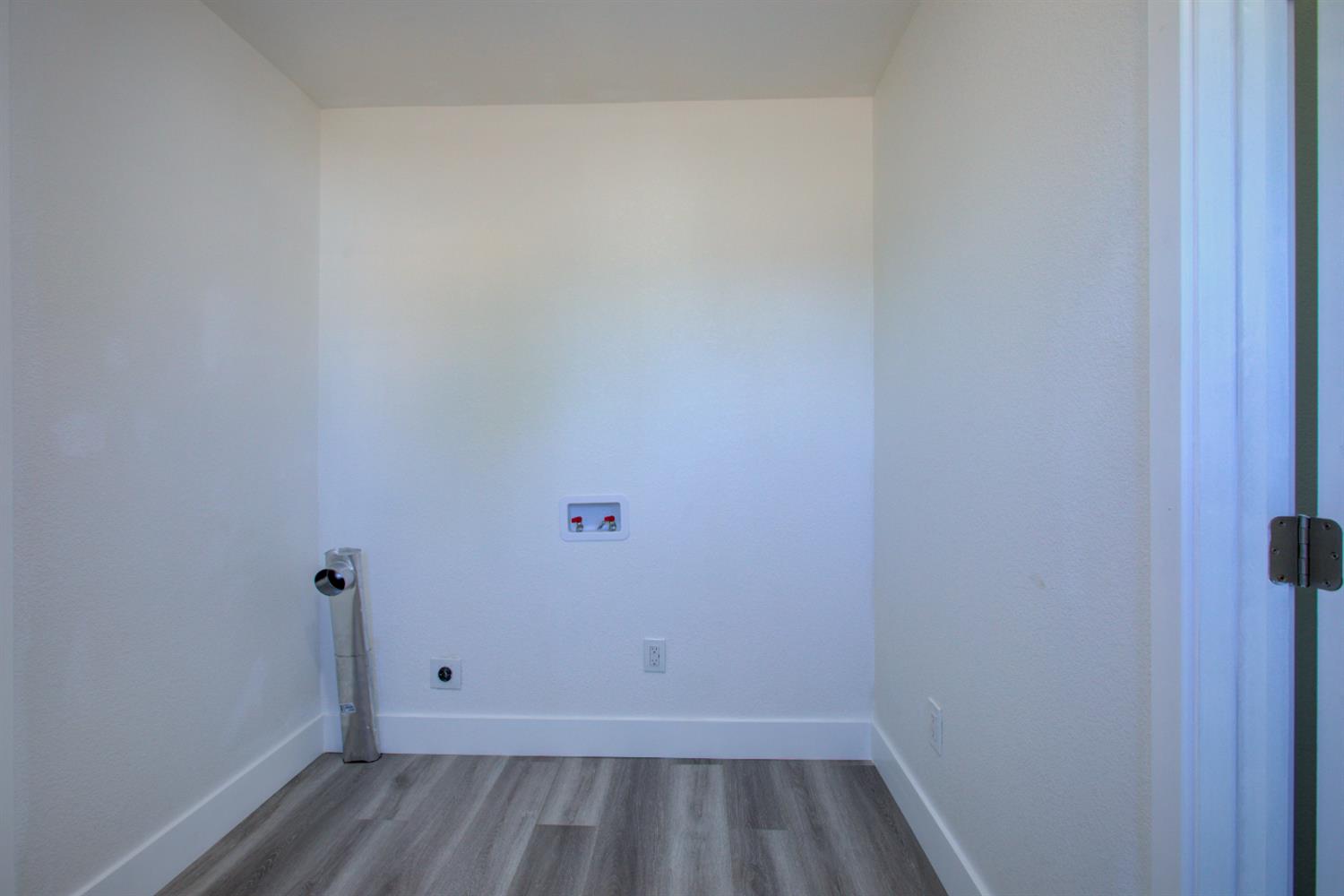 Detail Gallery Image 15 of 21 For 12337 W Main St, Turlock,  CA 95380 - 1 Beds | 2 Baths
