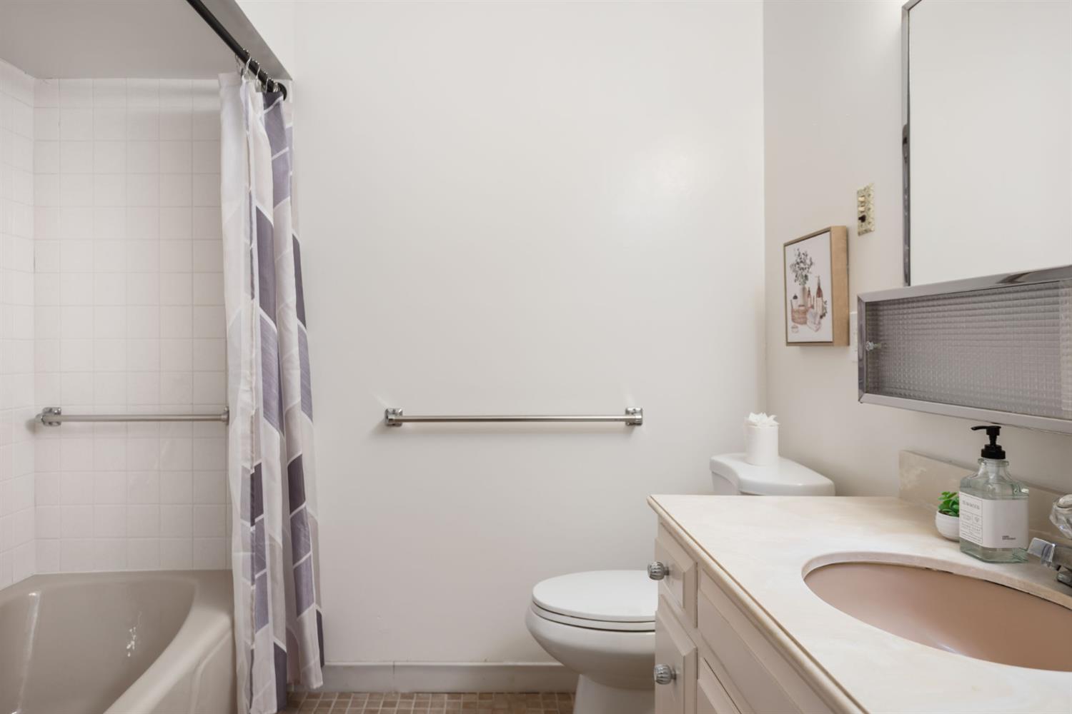 Detail Gallery Image 23 of 28 For 1833 Skycrest Dr #2,  Walnut Creek,  CA 94595 - 2 Beds | 2 Baths