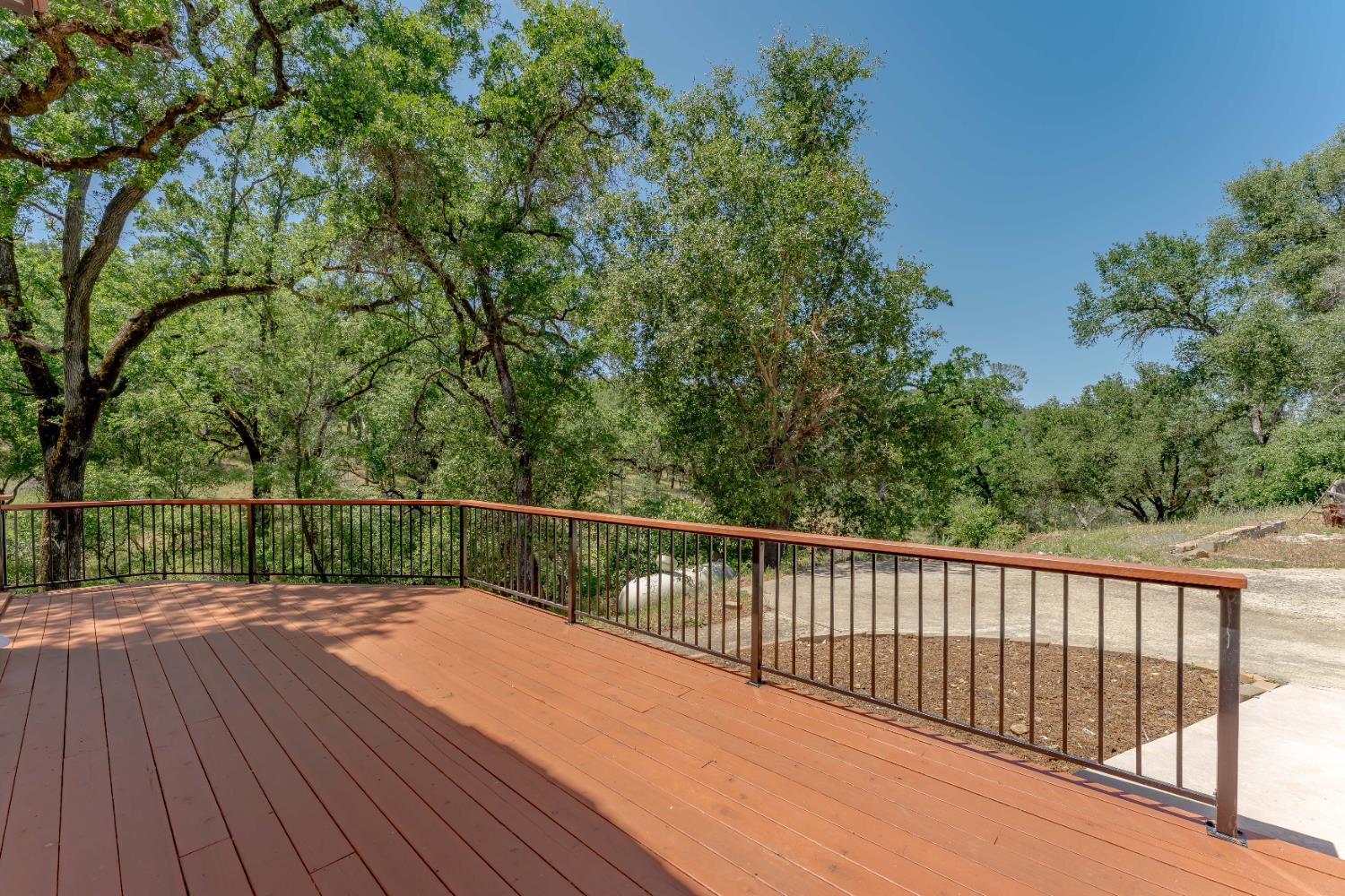 Detail Gallery Image 27 of 86 For 5360 Grassy Run Rd, Placerville,  CA 95667 - 4 Beds | 4/1 Baths