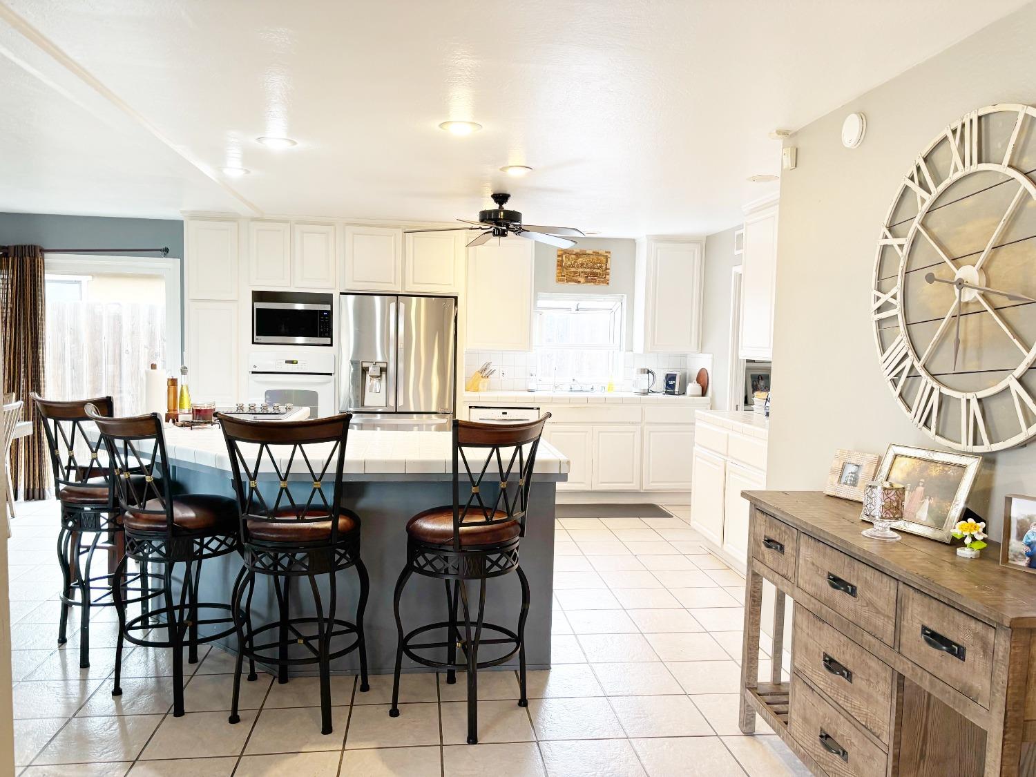 Detail Gallery Image 5 of 28 For 1422 Locke Rd, Modesto,  CA 95355 - 3 Beds | 2 Baths