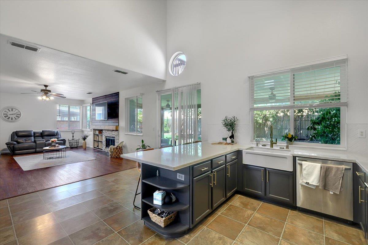 Detail Gallery Image 13 of 47 For 2189 Stonewater Dr, Yuba City,  CA 95991 - 4 Beds | 2/1 Baths