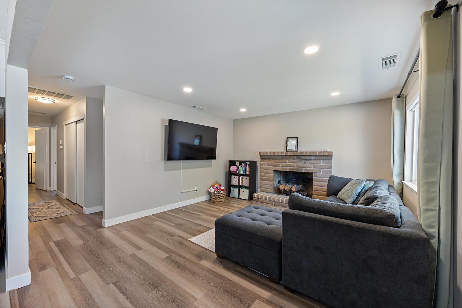 Detail Gallery Image 5 of 24 For 1012 Arrowhead Ave, Rio Linda,  CA 95673 - 3 Beds | 2 Baths