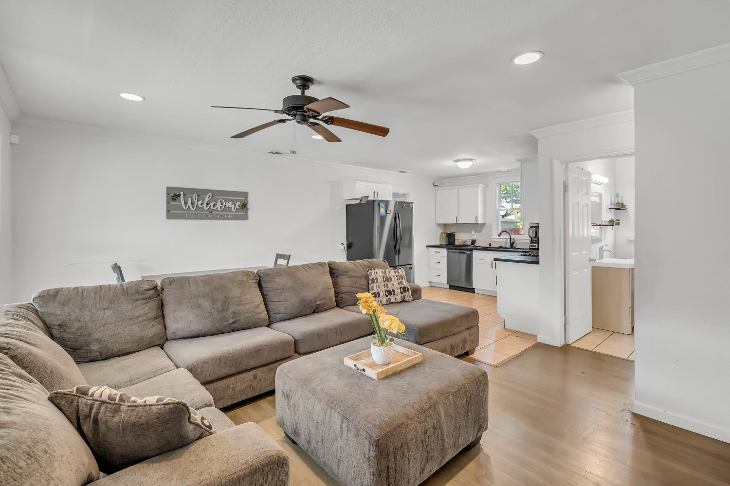 Detail Gallery Image 5 of 33 For 3520 San Jose Way, Sacramento,  CA 95817 - 2 Beds | 1 Baths
