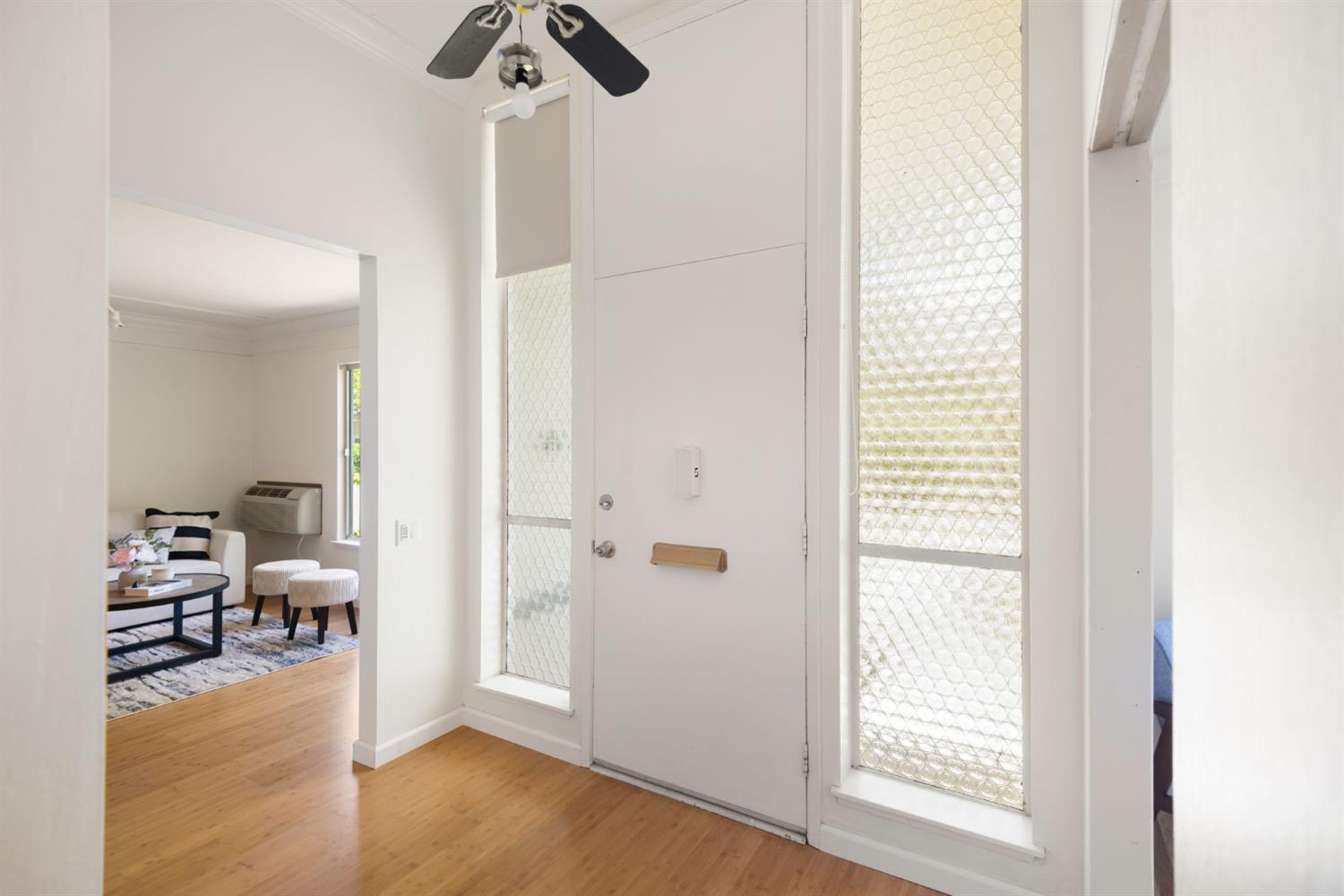 Detail Gallery Image 4 of 28 For 1833 Skycrest Dr #2,  Walnut Creek,  CA 94595 - 2 Beds | 2 Baths