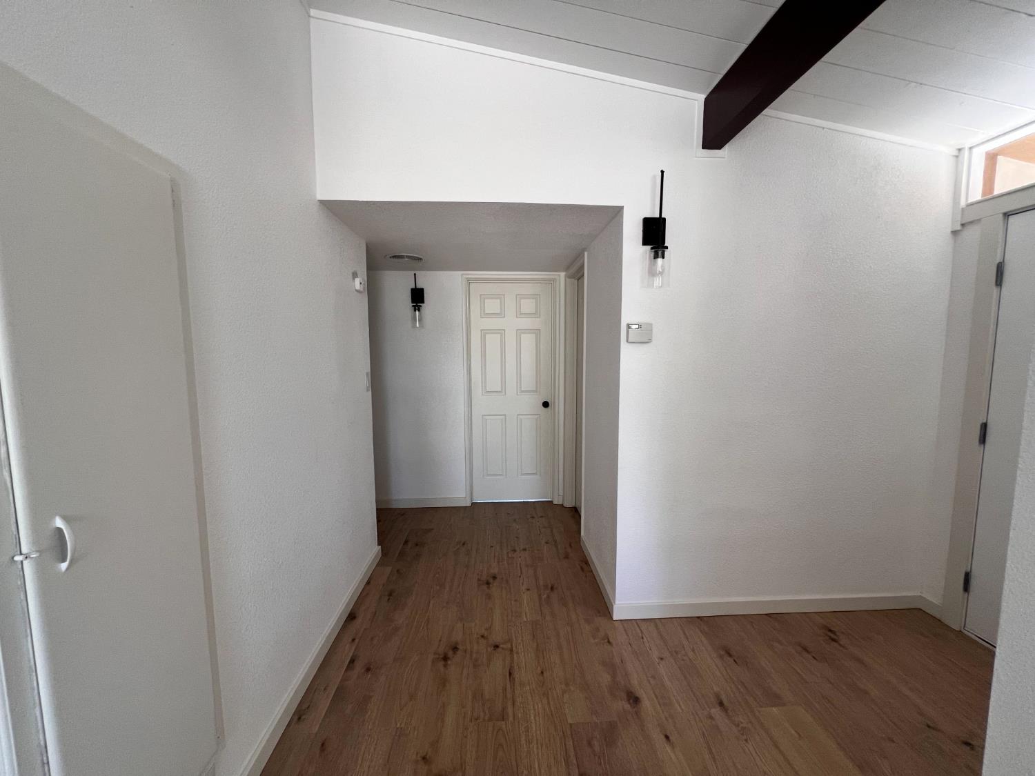 Detail Gallery Image 10 of 15 For 717 E Barrymore St, Stockton,  CA 95204 - 3 Beds | 1 Baths