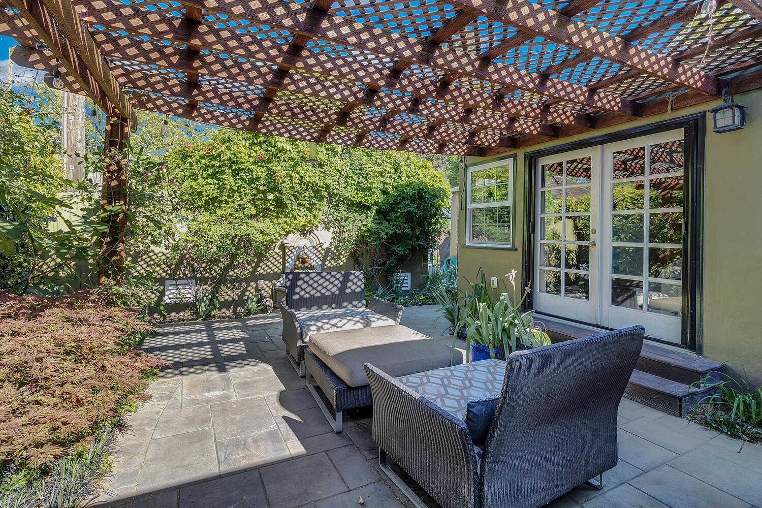 Detail Gallery Image 40 of 42 For 1621 Vallejo Way, Sacramento,  CA 95818 - 3 Beds | 2/1 Baths