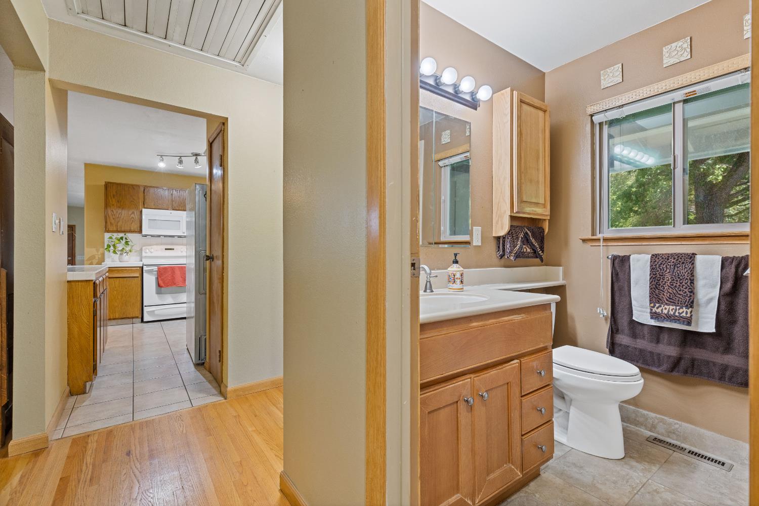 Detail Gallery Image 43 of 59 For 7705 Horseshoe Bar Rd, Loomis,  CA 95650 - 3 Beds | 2 Baths