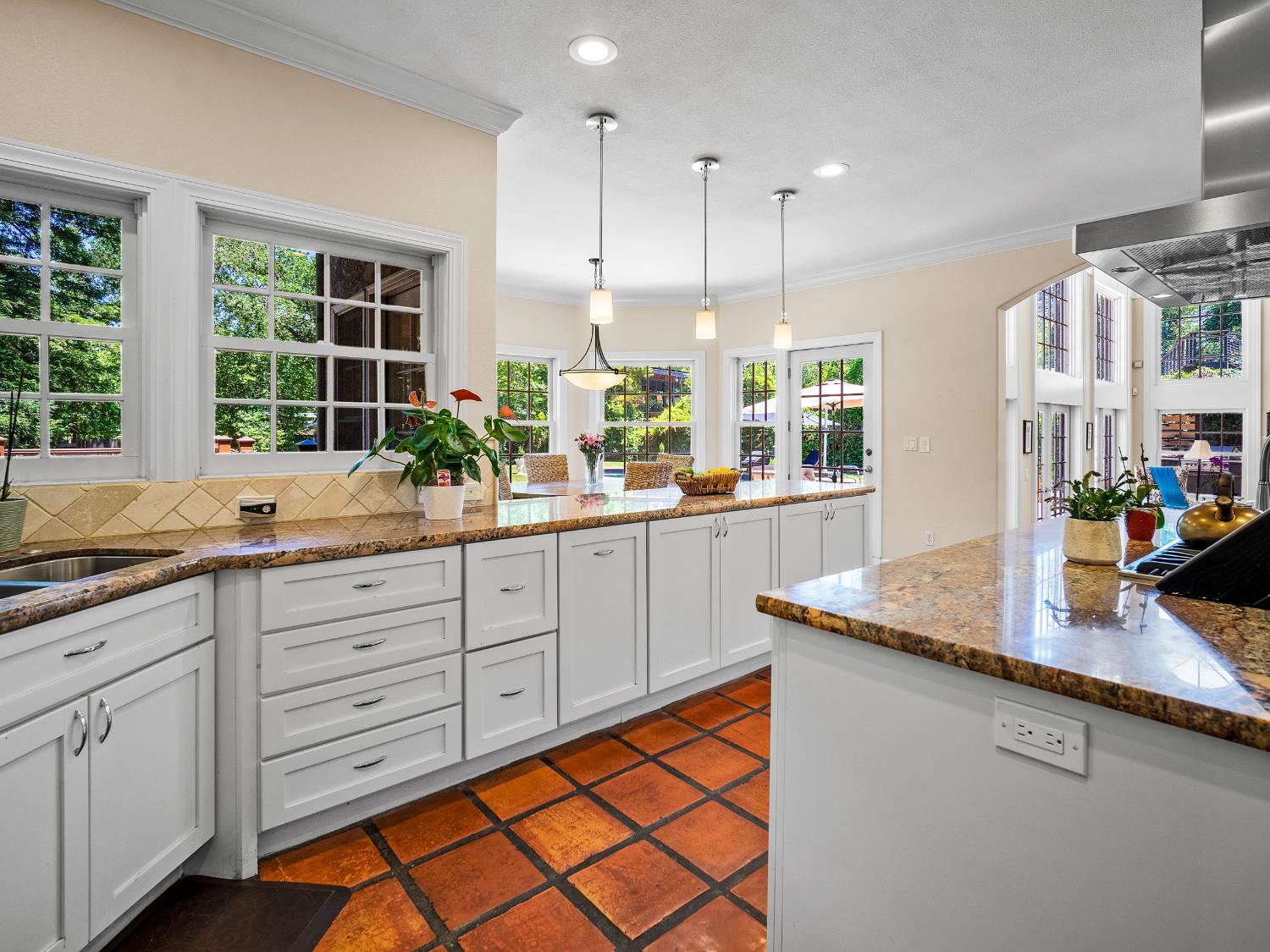 Detail Gallery Image 49 of 85 For 6809 Stanley Ave, Carmichael,  CA 95608 - 5 Beds | 4 Baths
