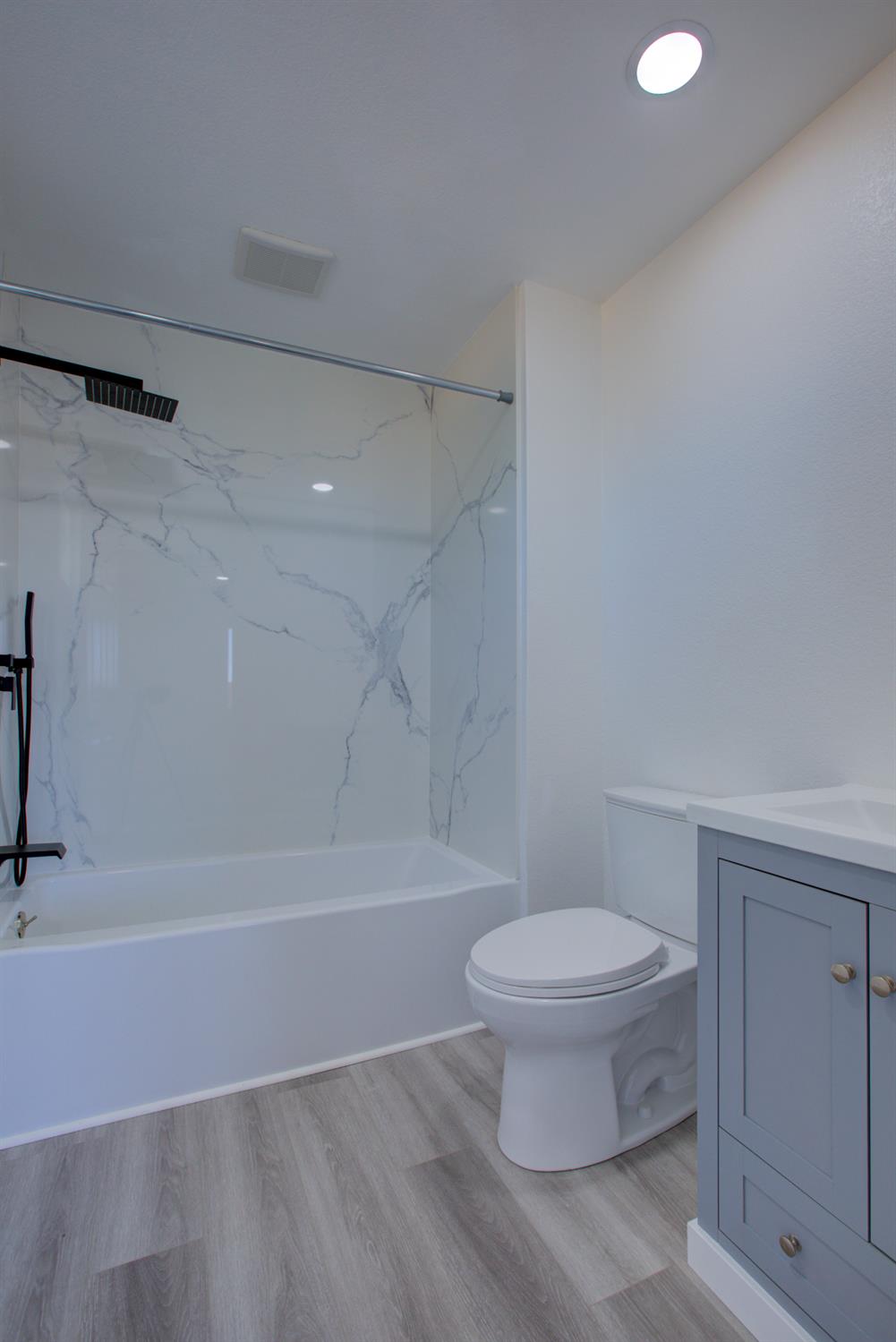 Detail Gallery Image 12 of 21 For 12337 W Main St, Turlock,  CA 95380 - 1 Beds | 2 Baths