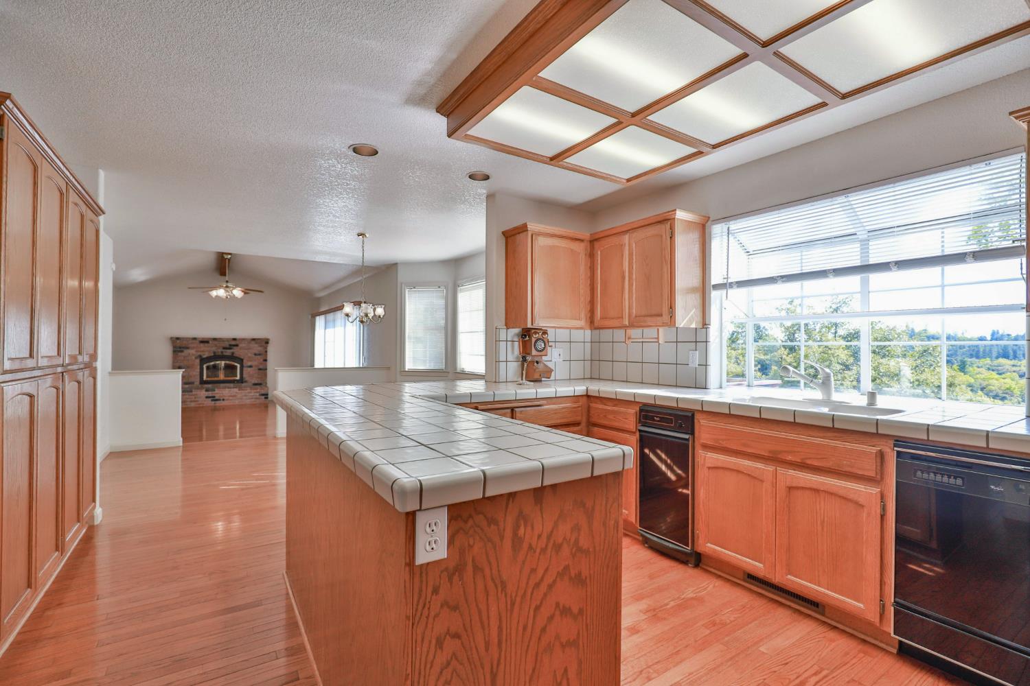 Detail Gallery Image 9 of 56 For 14753 Sandar Rd, Pine Grove,  CA 95665 - 3 Beds | 3 Baths