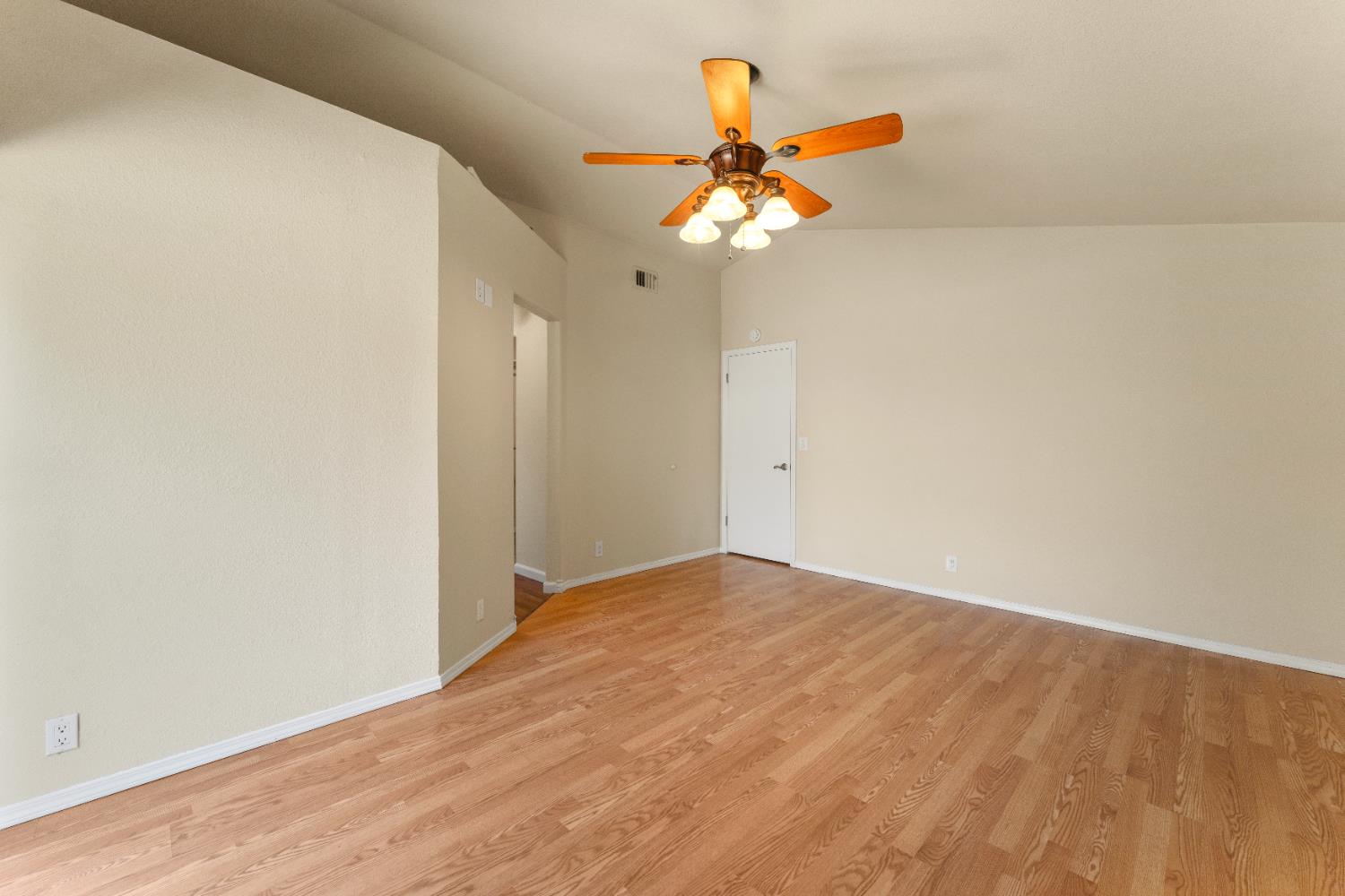 Detail Gallery Image 25 of 41 For 241 Randall Dr, Folsom,  CA 95630 - 3 Beds | 2 Baths