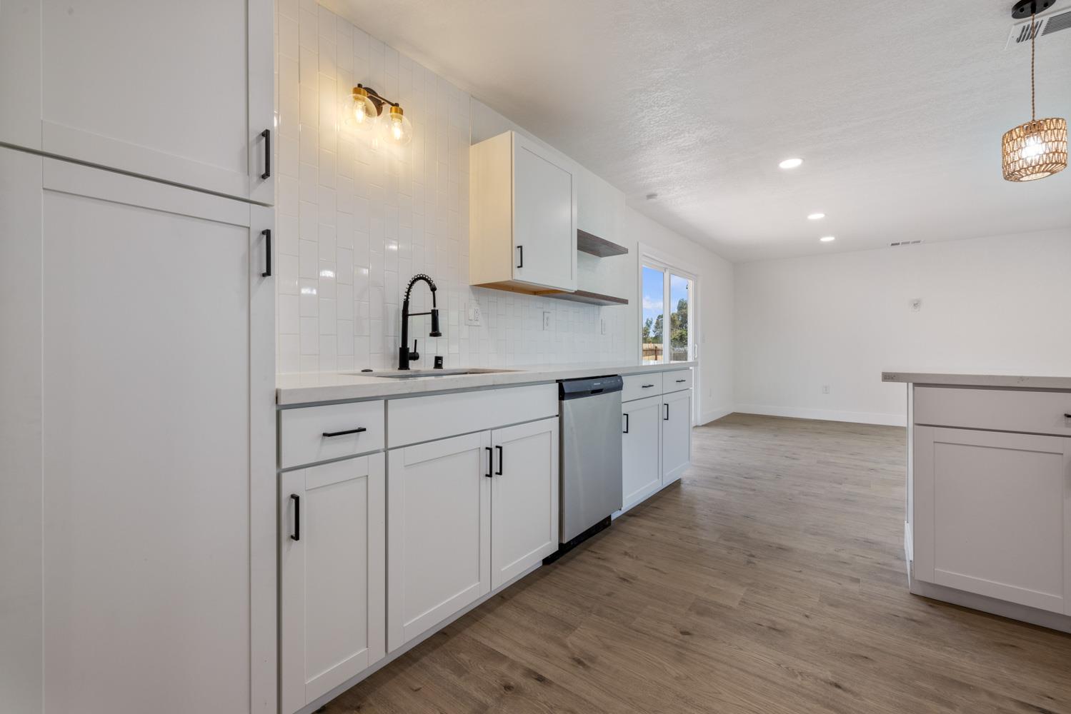 Detail Gallery Image 15 of 49 For 2048 Nord Ave, Stockton,  CA 95215 - 3 Beds | 2 Baths