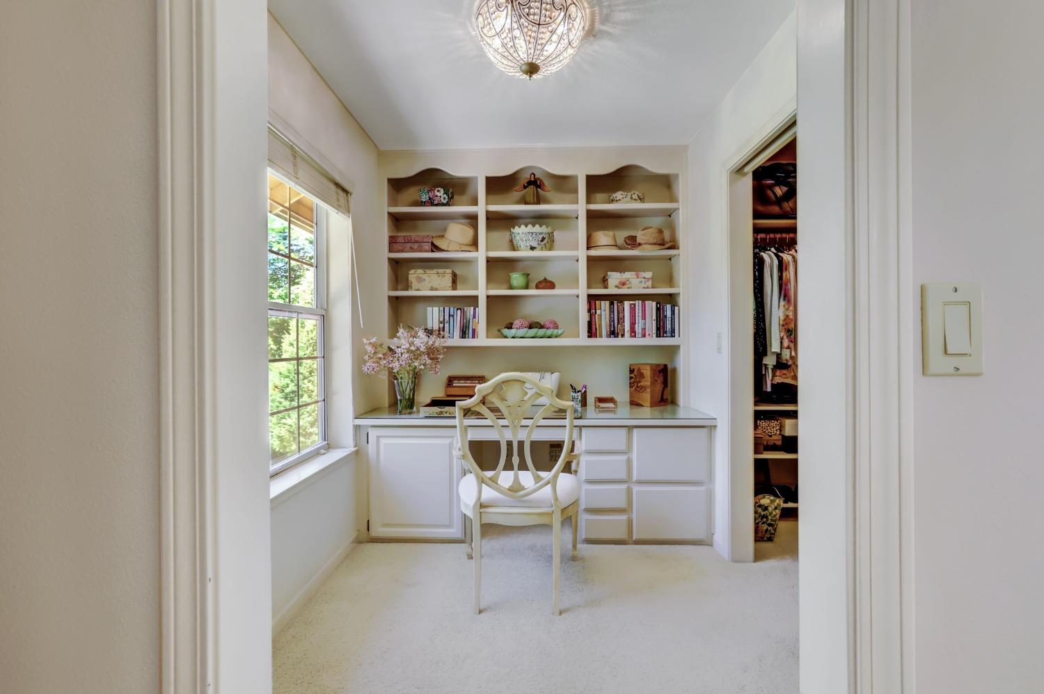 Detail Gallery Image 17 of 99 For 16949 Round Valley Cir, Grass Valley,  CA 95949 - 3 Beds | 2/1 Baths