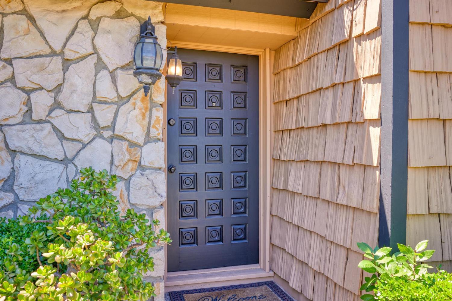Detail Gallery Image 9 of 58 For 2028 Scenic Dr, Modesto,  CA 95355 - 3 Beds | 3 Baths