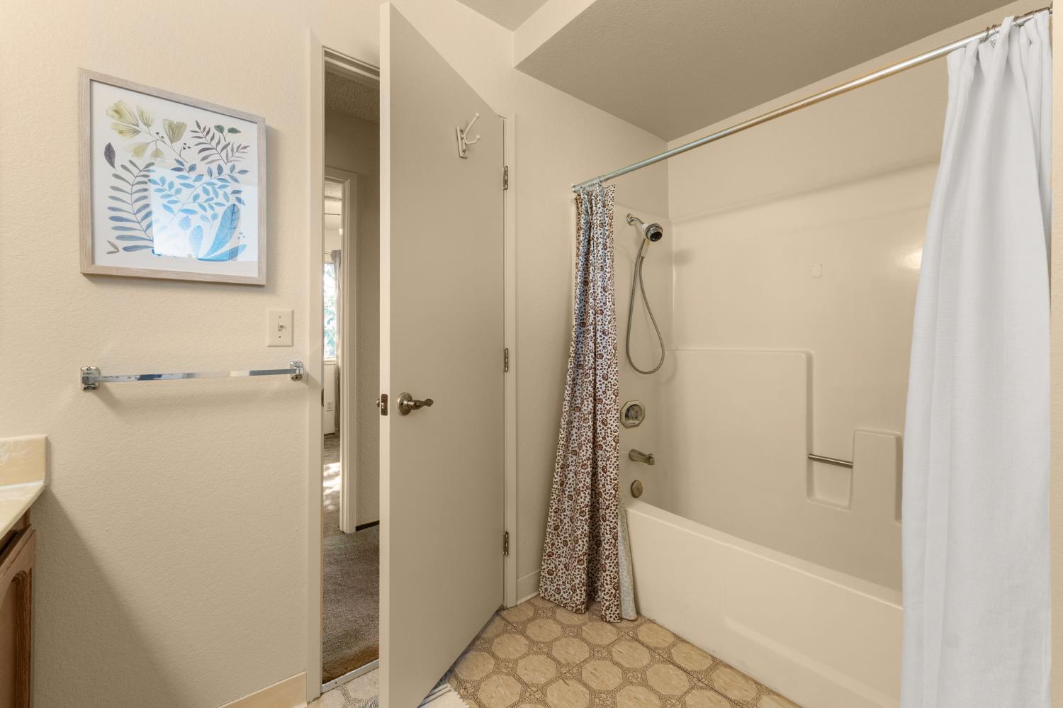 Detail Gallery Image 29 of 40 For 4195 Amapola Way, Sacramento,  CA 95823 - 4 Beds | 2/1 Baths