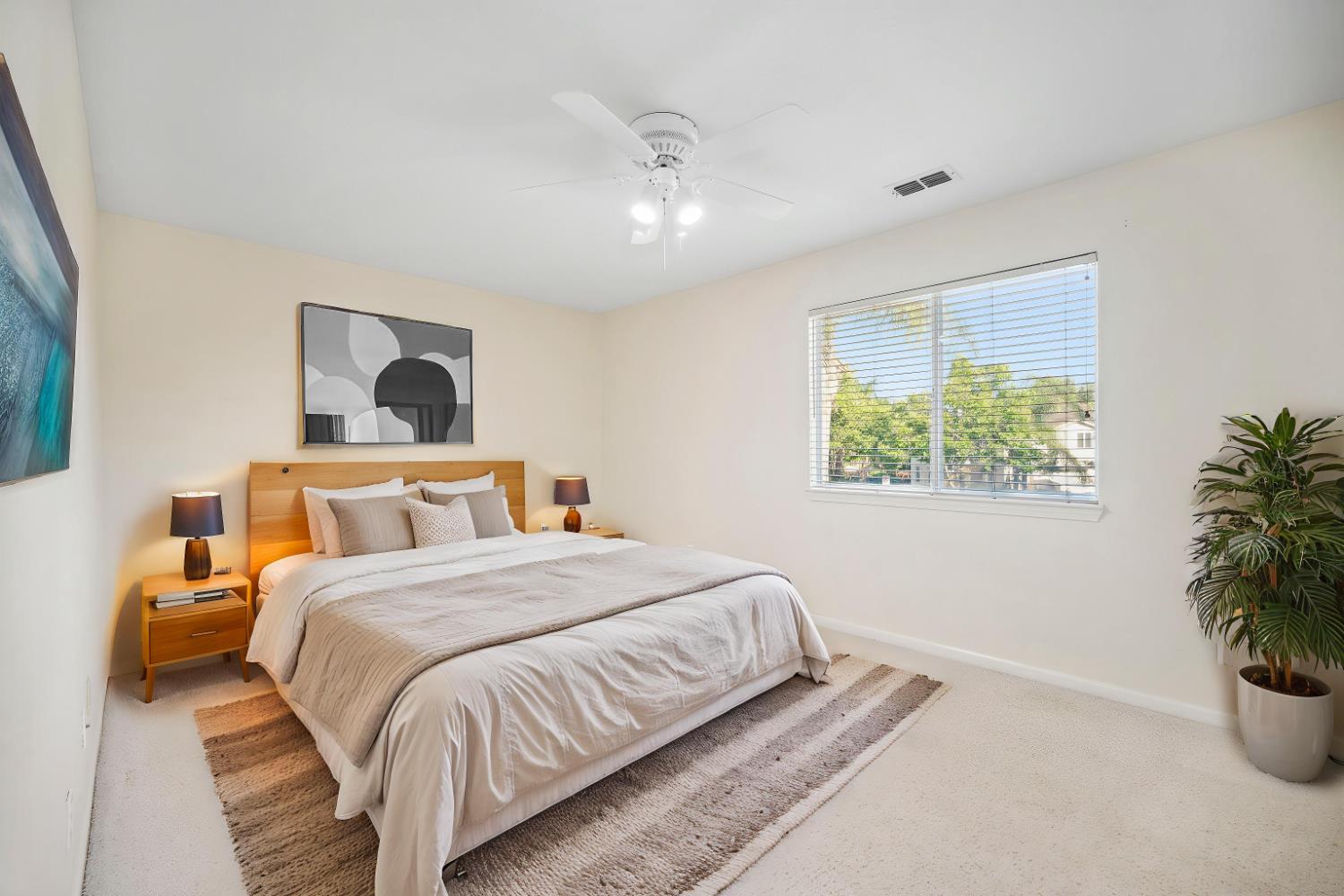 Detail Gallery Image 22 of 39 For 6307 Brook Hollow Cir, Stockton,  CA 95219 - 5 Beds | 3 Baths