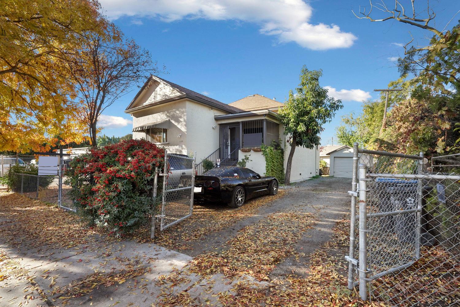 Detail Gallery Image 4 of 40 For 1129 S Lincoln St, Stockton,  CA 95206 - 3 Beds | 2 Baths