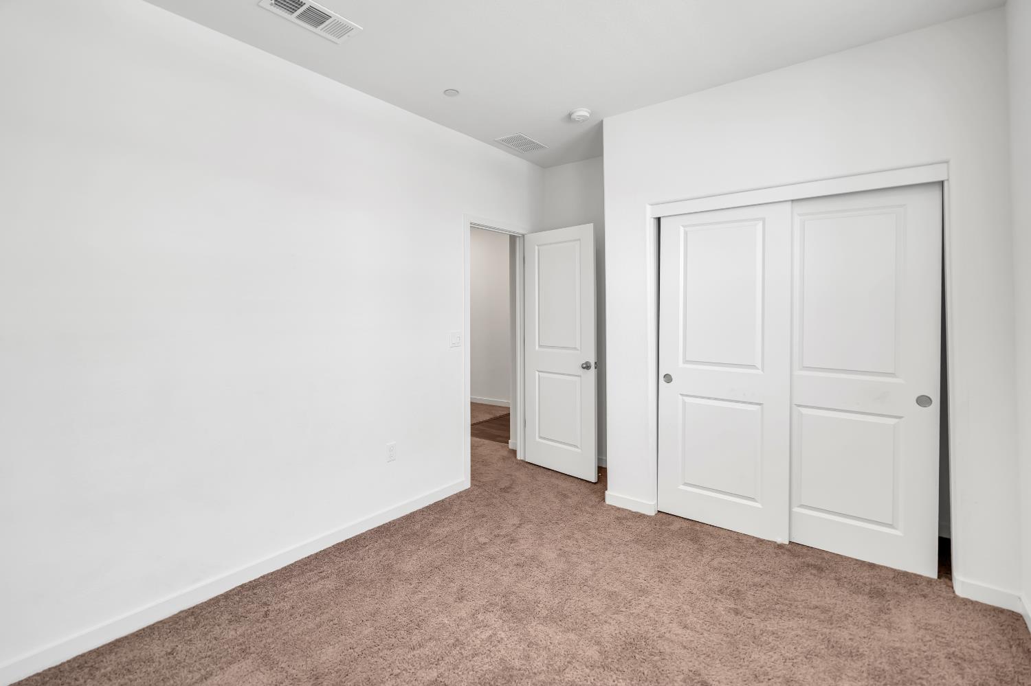 Detail Gallery Image 15 of 38 For 10109 Zane Way, Elk Grove,  CA 95757 - 3 Beds | 2 Baths