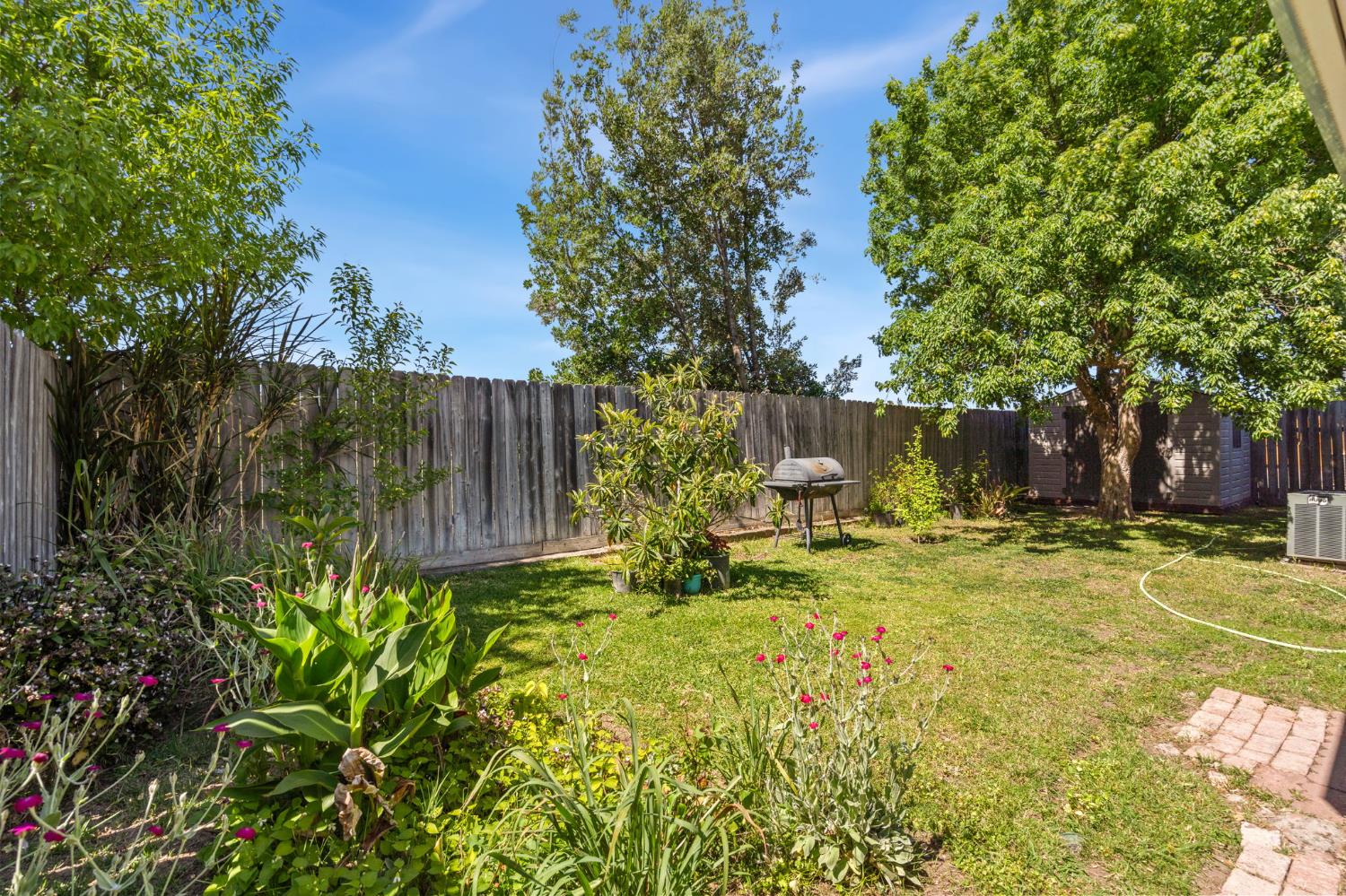 Detail Gallery Image 22 of 23 For 6099 Heath Way, Sacramento,  CA 95823 - 3 Beds | 2 Baths
