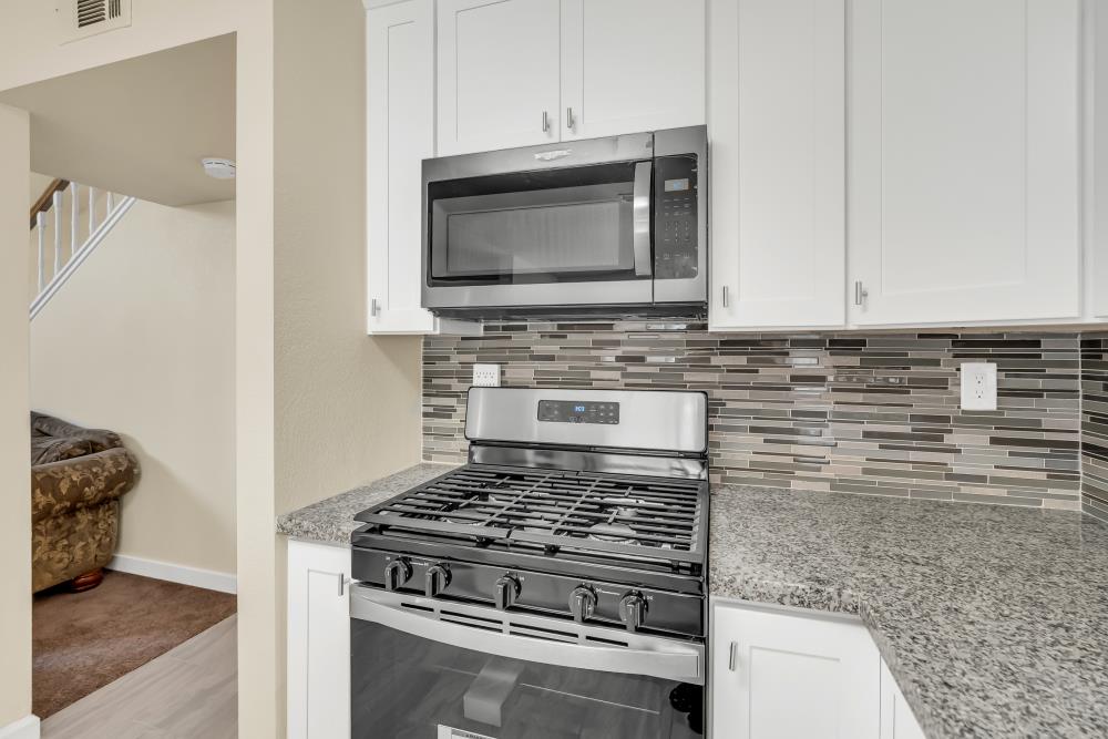Detail Gallery Image 18 of 46 For 9004 Beryl Creek Way, Elk Grove,  CA 95758 - 3 Beds | 2/1 Baths