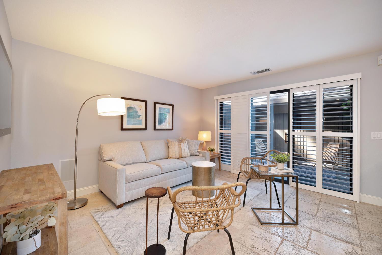 Detail Gallery Image 10 of 31 For 11415 Gold Country Blvd, Gold River,  CA 95670 - 3 Beds | 2/1 Baths