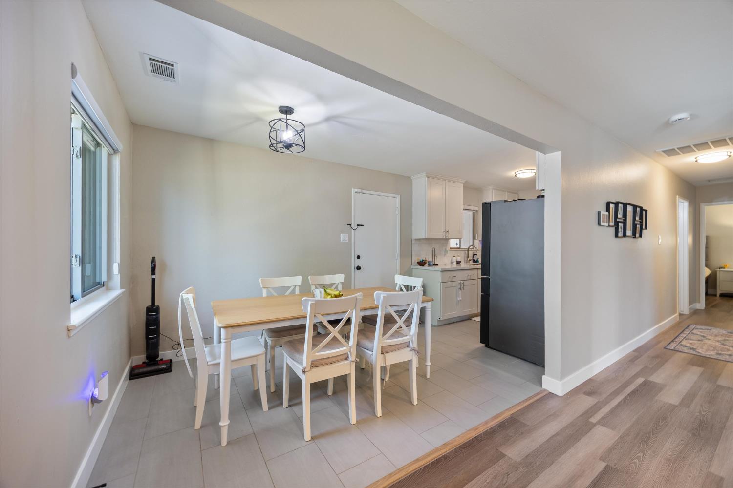 Detail Gallery Image 8 of 24 For 1012 Arrowhead Ave, Rio Linda,  CA 95673 - 3 Beds | 2 Baths