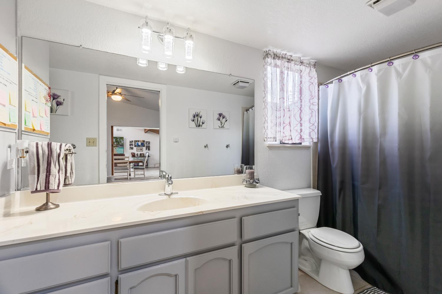 Detail Gallery Image 28 of 70 For 3201 Kaiser Way, Carmichael,  CA 95608 - 4 Beds | 3 Baths