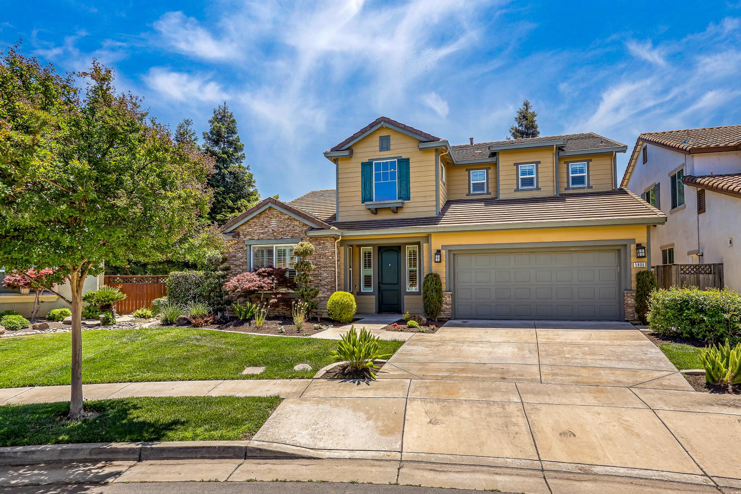 Detail Gallery Image 1 of 80 For 5806 Lagrande Way, Stockton,  CA 95219 - 4 Beds | 3 Baths