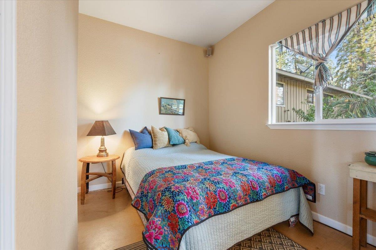 Karrys Place, Grass Valley, California image 33
